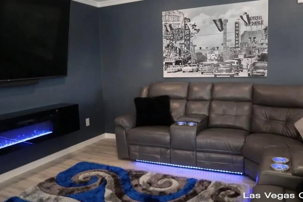Las Vegas Oasis Apartment